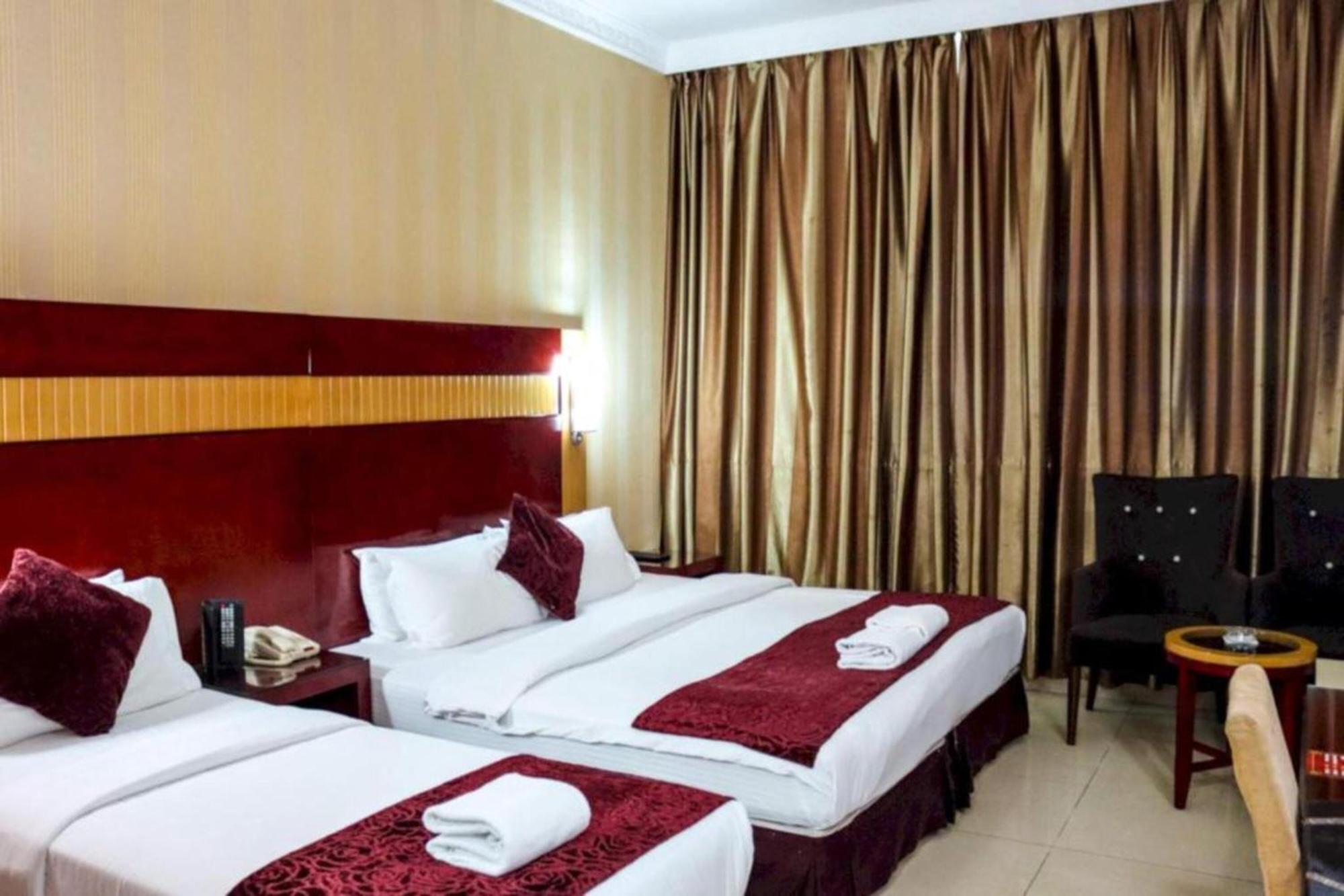 Palette Phoenix Hotel Dubai Exterior photo