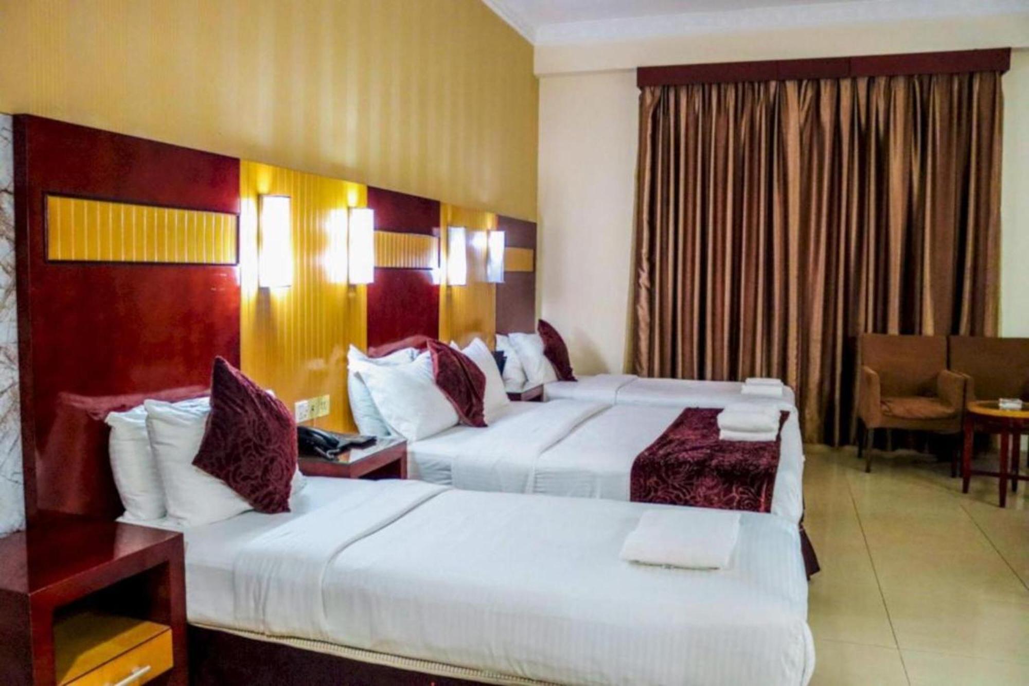 Palette Phoenix Hotel Dubai Exterior photo